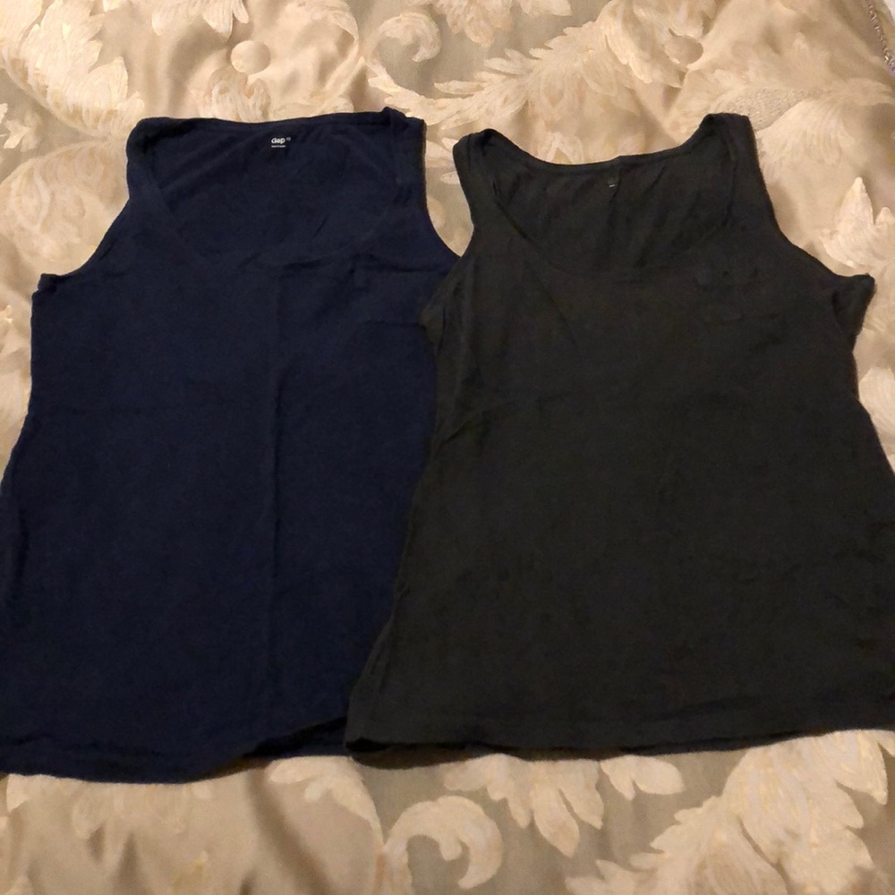 Set of two Gap tank tops with pocket